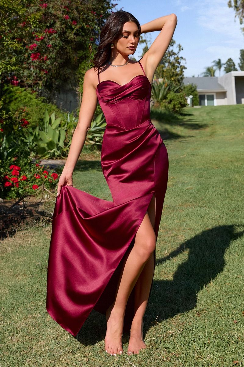 white christmas dresses Burgundy Tulle Sweetheart Neck Sleeveless Modern Corset Prom Dress main image 0