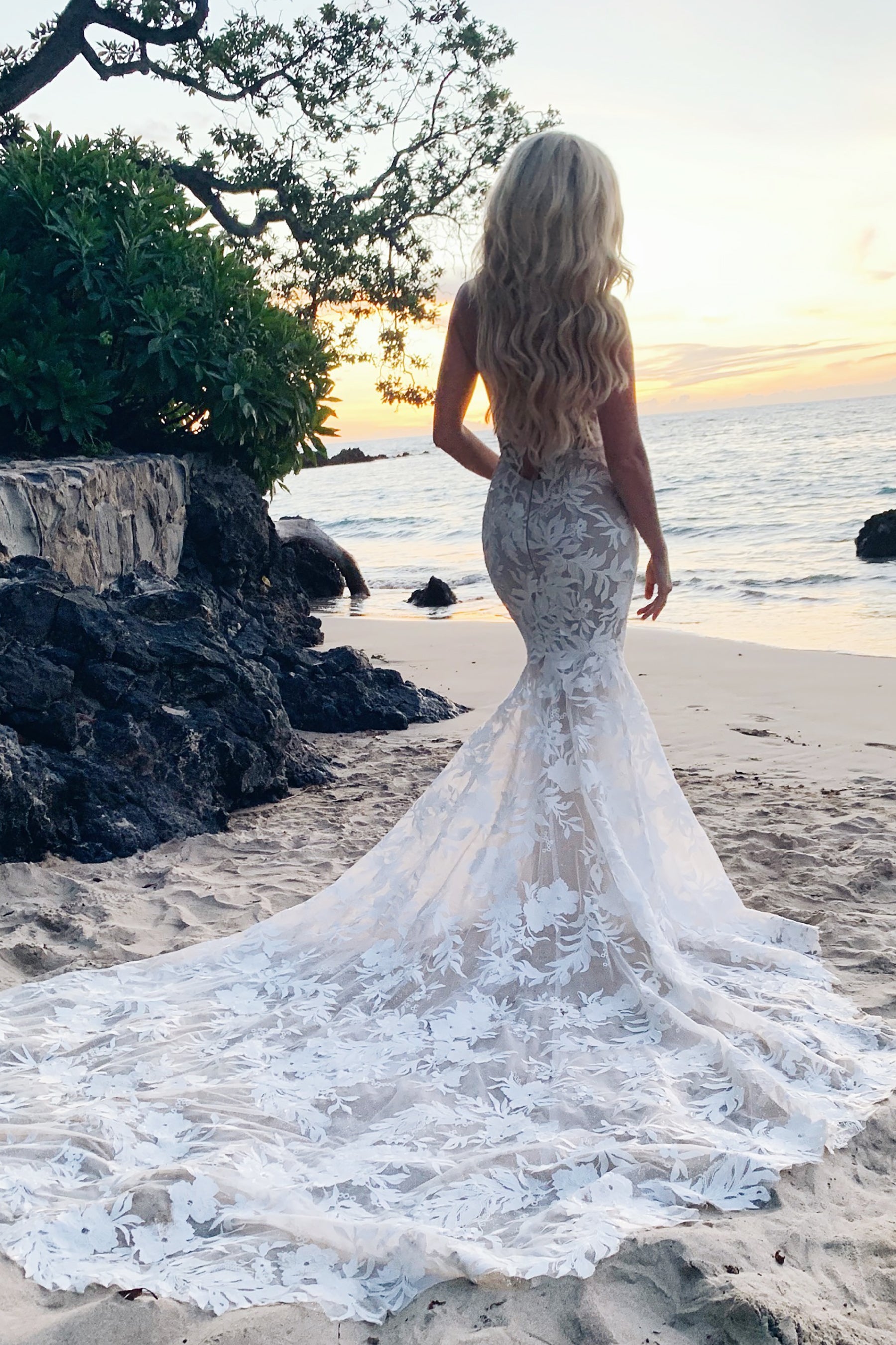 Beach Wedding Dress Backless With Sexy Corset-bustier. A Line