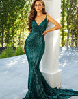 gorgeous fitted emerald portia and scarlett beaded and embellished gown PS21287